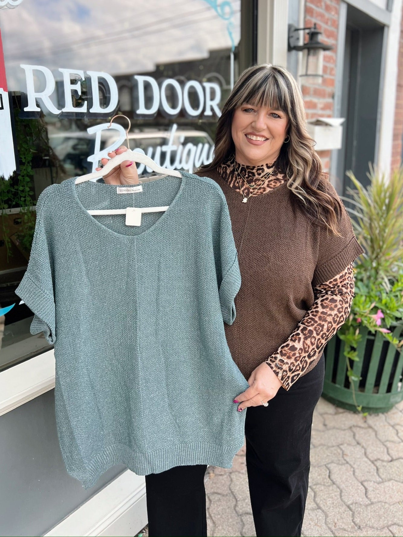 Curvy Short Sleeve Sweater With Center Seam