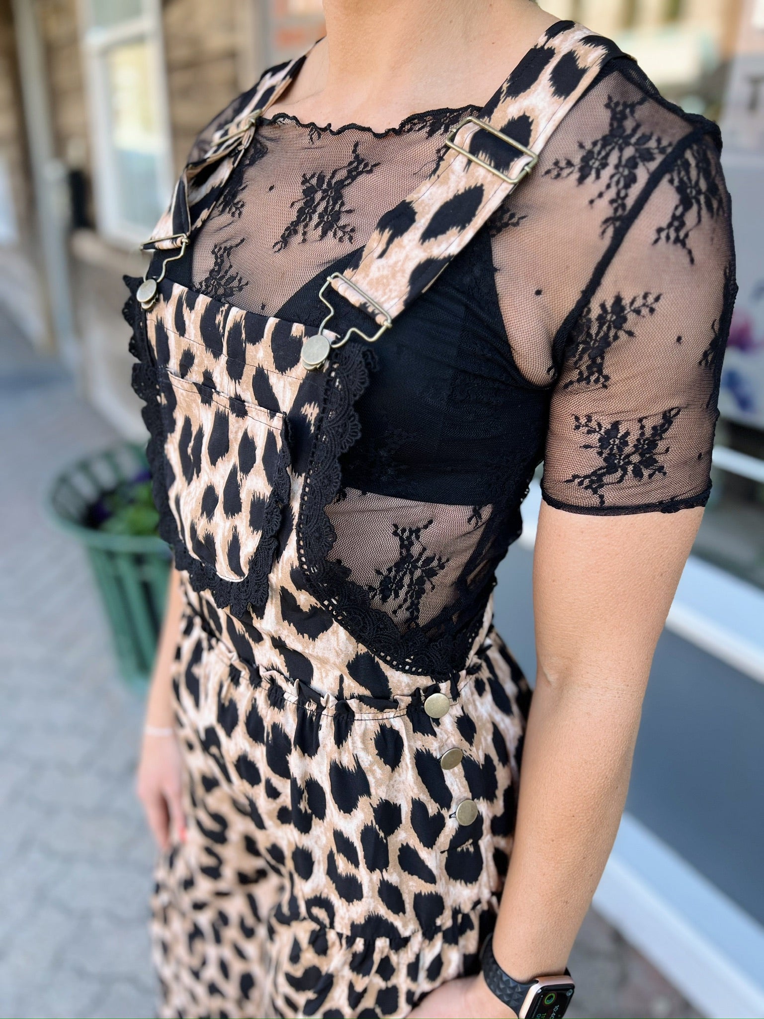 Short Sleeved Floral Lace Top