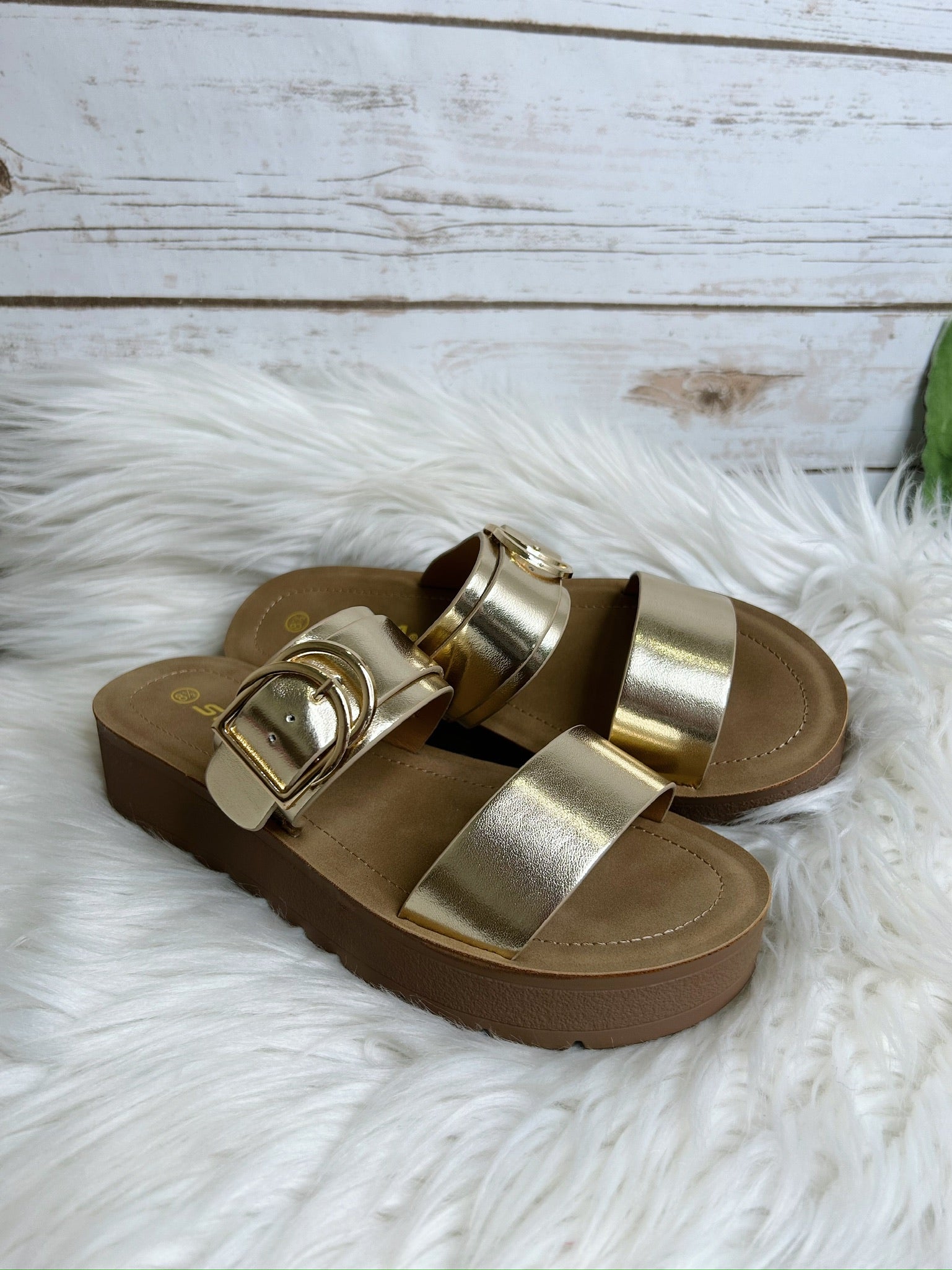 Candor's Metallic Double Buckle Sandles