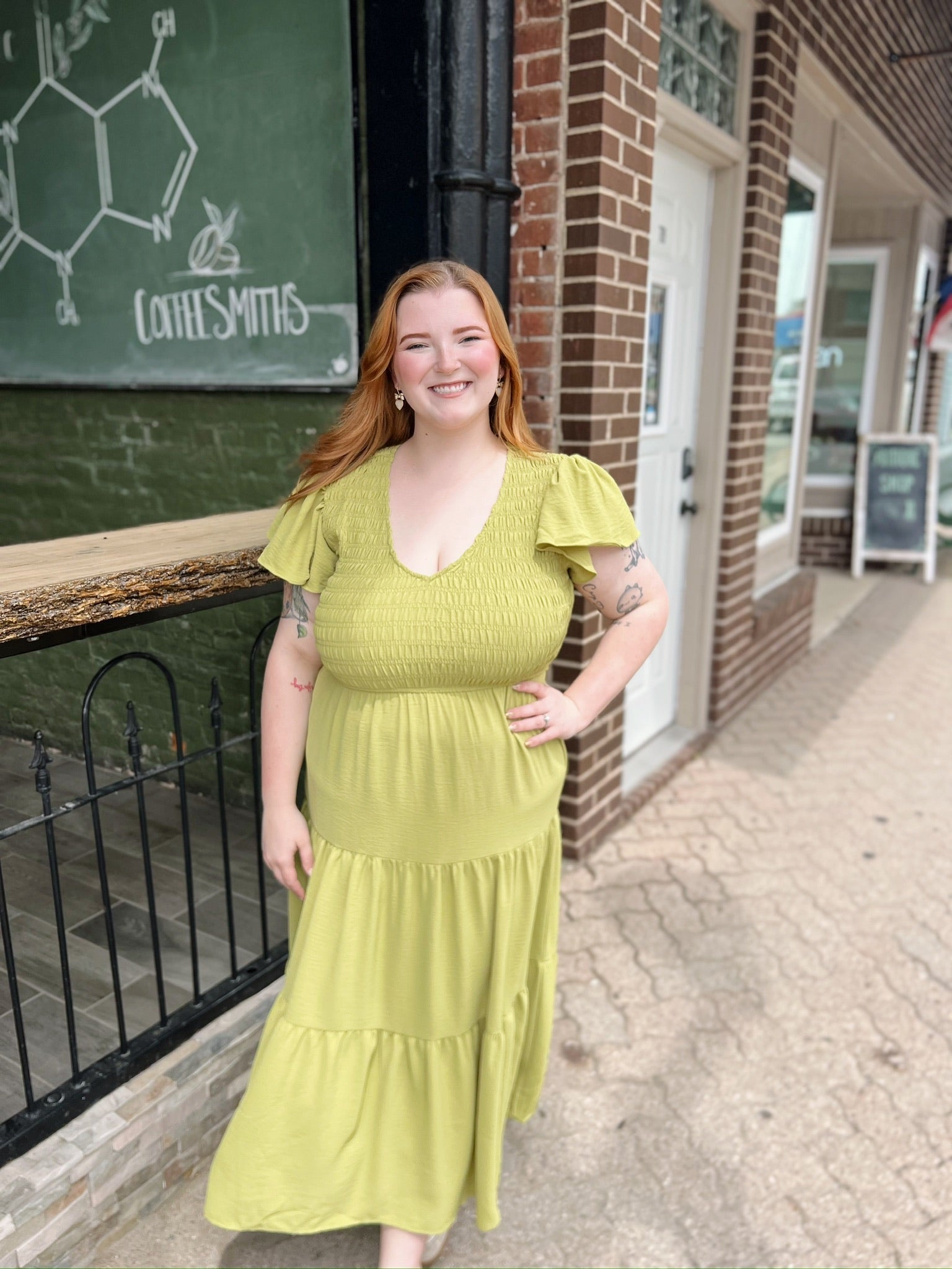 Curvy Tiered V-Neck Cap Sleeve Midi Dress
