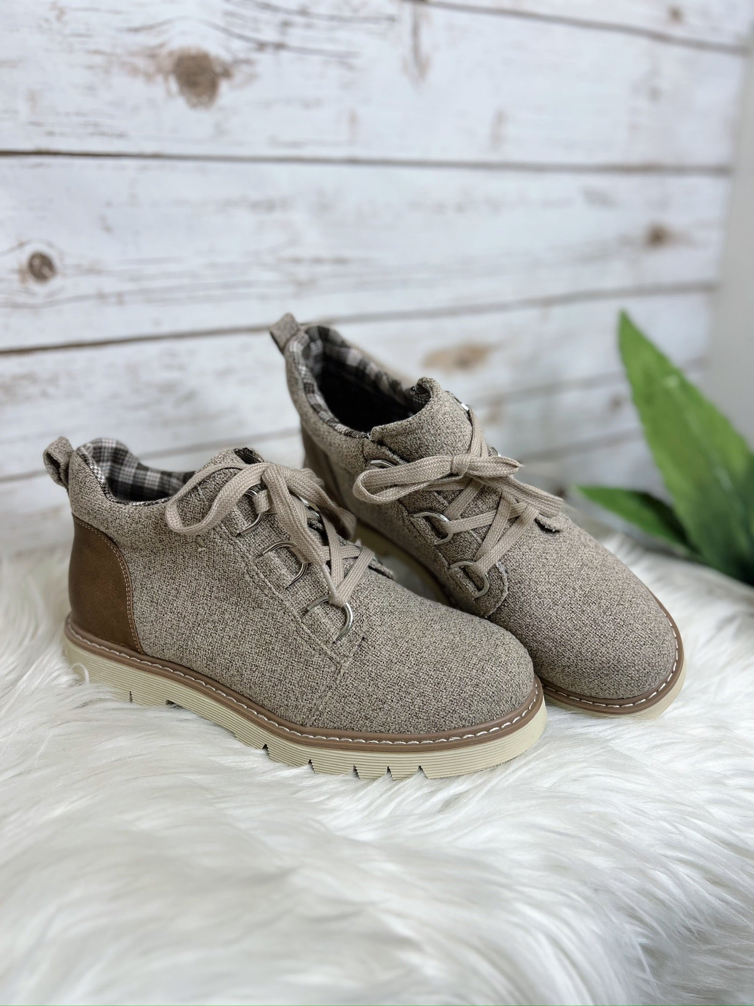Campfire Brown Tweed Laced Booties