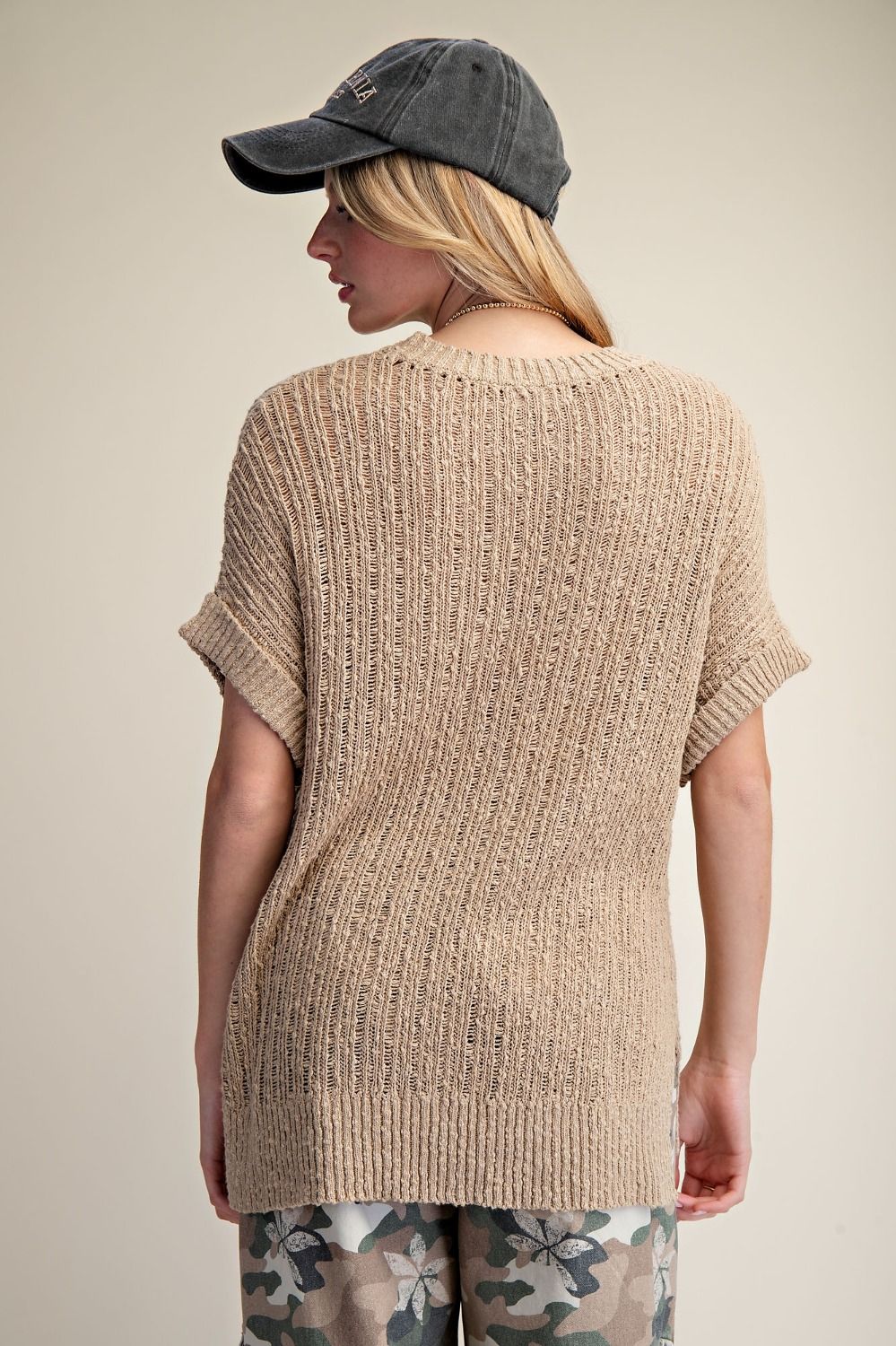 Curvy Easel Half Sleeve Knitted Sweater